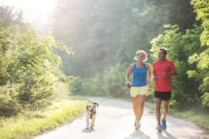 Exercícios ao ar livre são a melhor maneira de aproveitar o verão