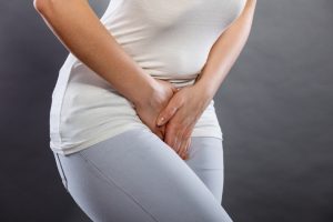 Mulheres costumam ter até quatro infecções urinárias por ano, diz especialista